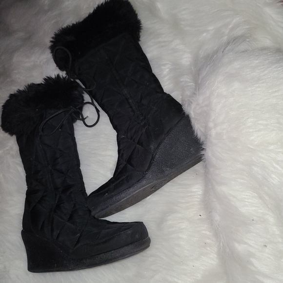 OYF (On Your Feet) S.8 M Black Quilted Boots - Picture 2 of 9